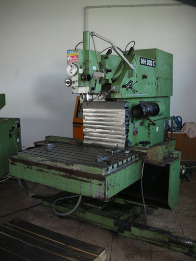 MAHO 900C CNC Marógép